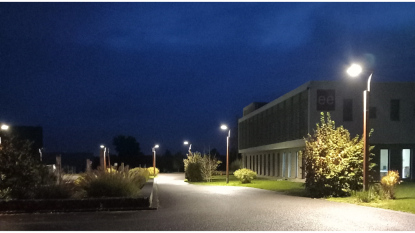 Vue de nuit suite à l'installation des lampadaires rétrofit